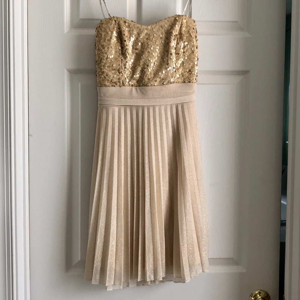 Gorgeous strapless shimmery gold dress
